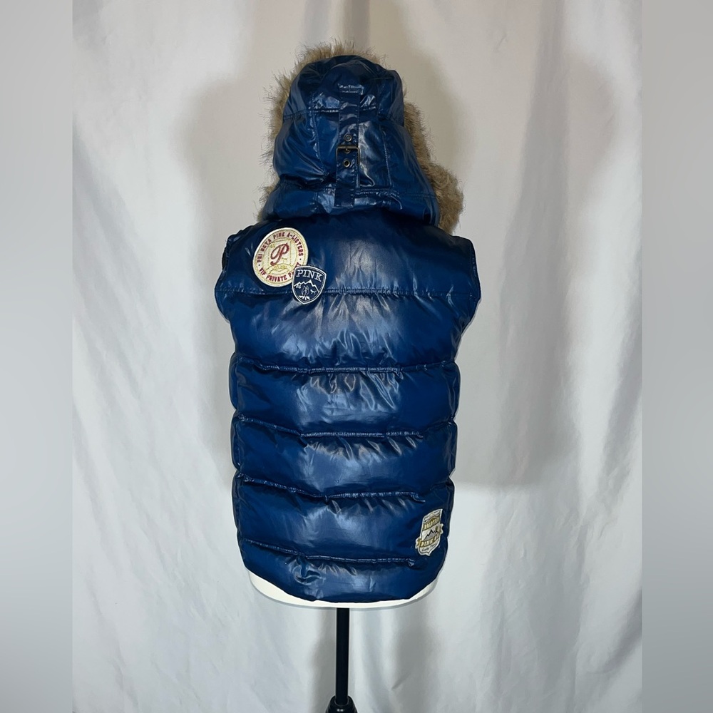 Victoria Secret Grand Escape Lodge Puffer Vest Faux Fur Hood - Picture 4 of 10